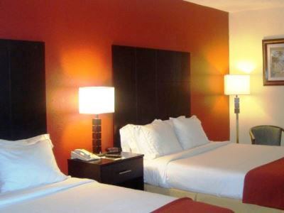 Hotel Express By Ihg New Albany